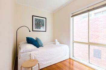 KIM 2BDR West Melbourne Apartment - Australia Accommodation 3