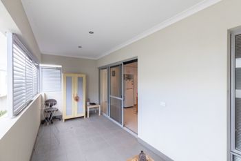 Conveniently Located Luxury Home 10 Mins From CBD - Australia Accommodation 2