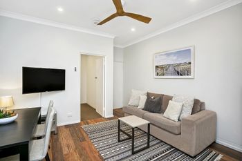 Two Bedroom Beachside Apartment CLOV4 - Australia Accommodation 0