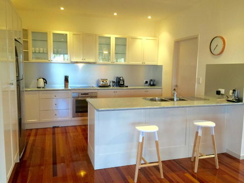 The Holiday House - Australia Accommodation 5