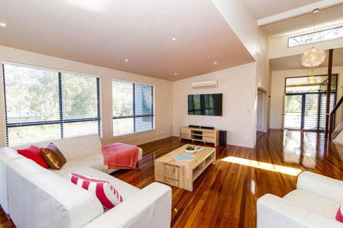 The Holiday House - Australia Accommodation 3