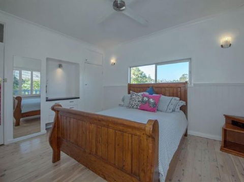Christmas Bush Avenue 2 / 1 - Australia Accommodation 6