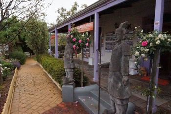 Spooky Hall Motel - Australia Accommodation 0