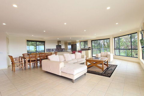 A Vista, Townhouse 1 - Australia Accommodation 0