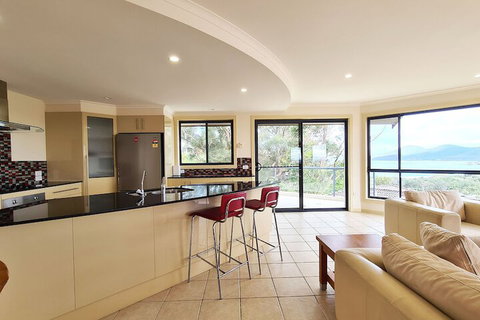A Vista, Townhouse 1 - Australia Accommodation 1