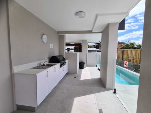 Modern 2 BR With Private Pool & Garden - Australia Accommodation 1