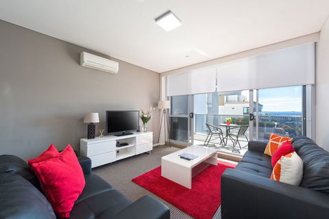 Astra Apartments Miller Street - Australia Accommodation 5