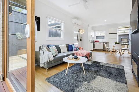 AMORE - Australia Accommodation 2