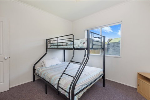 Julieanne - Australia Accommodation 2
