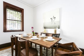 Spacious 3 Bedroom Minutes To CBD - Australia Accommodation 3