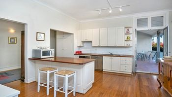 The Apartment Service EAST5 - Australia Accommodation 3