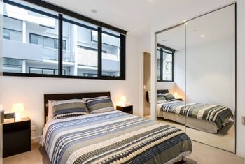 Modern Apartment With Pool & Spa - Australia Accommodation 2