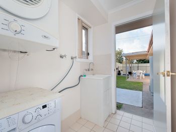Seaclusion 2 2 Margaret Street - Australia Accommodation 5