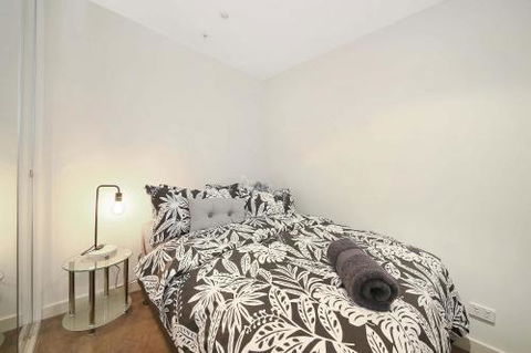 A Cozy 2BR CBD Apartment Near Bourke St. Mall - Australia Accommodation 1