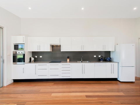 Ocean Views 41A Ocean Avenue - Australia Accommodation 5