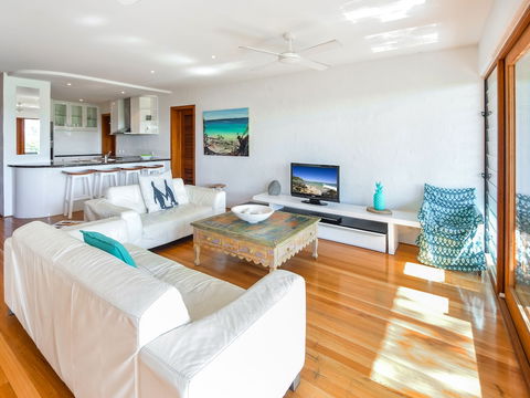 Cove Point - Australia Accommodation 6