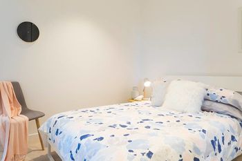 Compact Brisbane Pad With 2 Bedrooms - Australia Accommodation 5