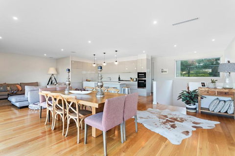 Azure Oasis - Australia Accommodation 3
