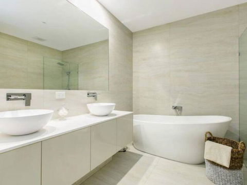 Azure Oasis - Australia Accommodation 5