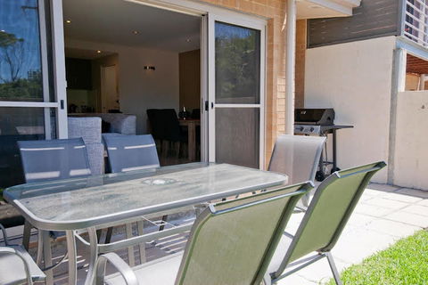 K Bay 6 Town House - Australia Accommodation 0