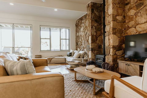 Waterfront - Australia Accommodation 4