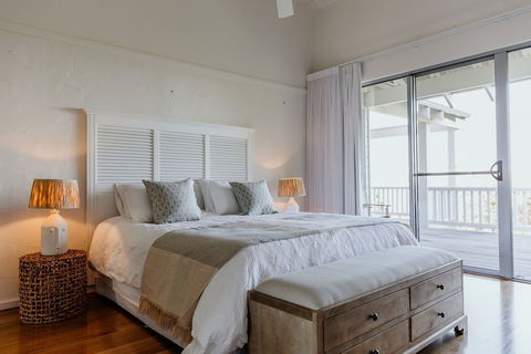 Waterfront - Australia Accommodation 6