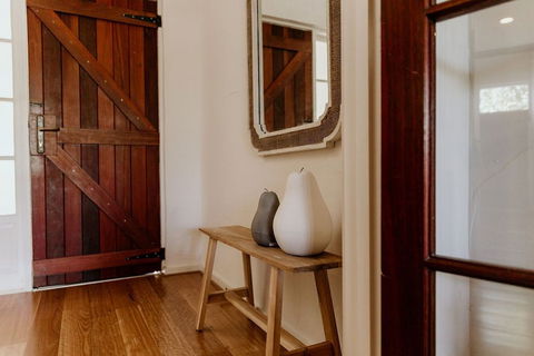 Waterfront - Australia Accommodation 0