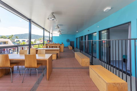 Airlie Sun & Sand Accommodation 6 - Australia Accommodation 3