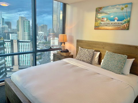 Luxury Apartment With View - Australia Accommodation 4