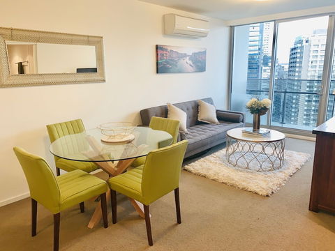 Luxury Apartment With View - Australia Accommodation 0