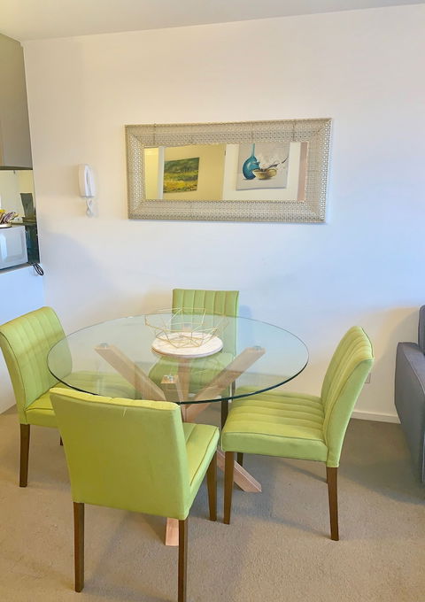 Luxury Apartment With View - Australia Accommodation 3