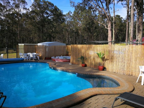 Vineyard Hill - Australia Accommodation 2