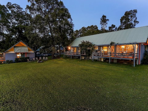 Vineyard Hill - Australia Accommodation 0