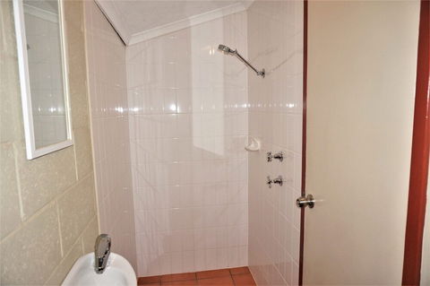 Osprey Holiday Village Unit 123 - Australia Accommodation 5