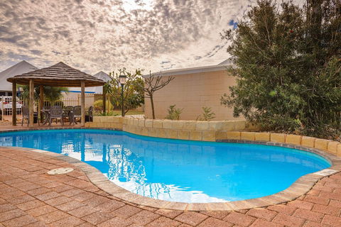 Osprey Holiday Village Unit 123 - Australia Accommodation 0