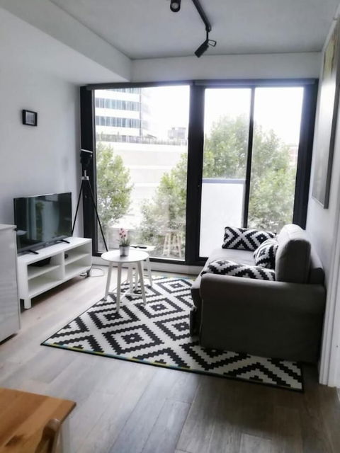 Carlson CBD Apartments - Australia Accommodation 3
