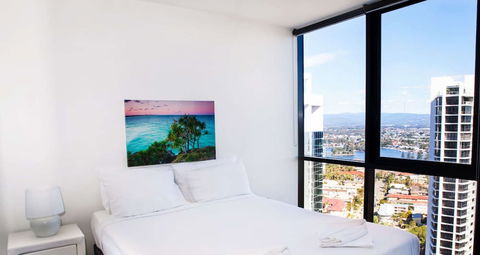 Apartment Stay - Circle On Cavill - Australia Accommodation 3