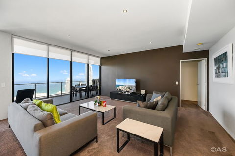 Apartment Stay - Circle On Cavill - Australia Accommodation 5
