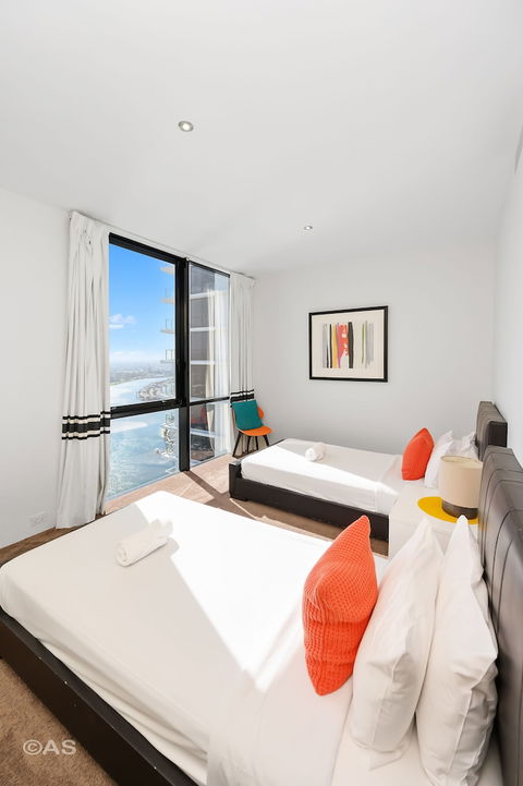 Apartment Stay - Circle On Cavill - Australia Accommodation 1