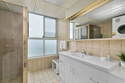 President - Q Stay - Australia Accommodation 5