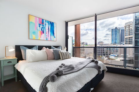 Ella, 1BDR Melbourne Apartment - Australia Accommodation 3