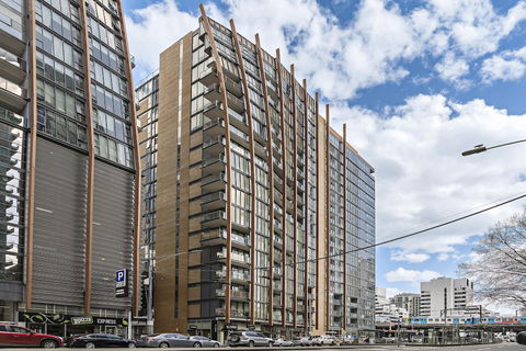 Ella, 1BDR Melbourne Apartment - Australia Accommodation 0