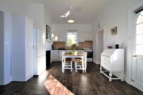 Horlock House - Australia Accommodation 1