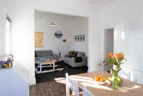 Horlock House - Australia Accommodation 5