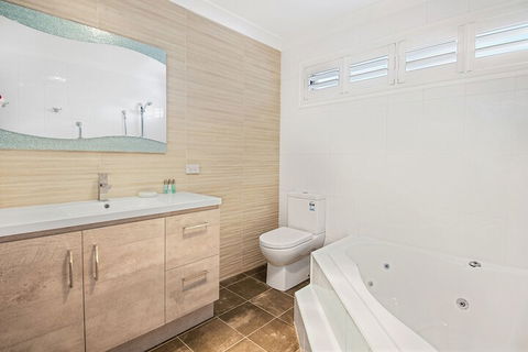 Forresters Beach Bed & Breakfast - Australia Accommodation 1
