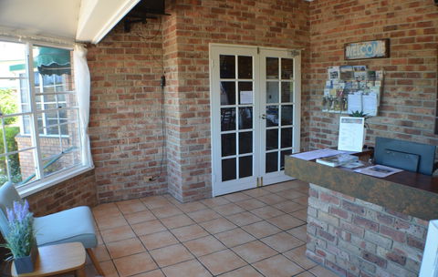 Deer Park Motor Inn - Australia Accommodation 3
