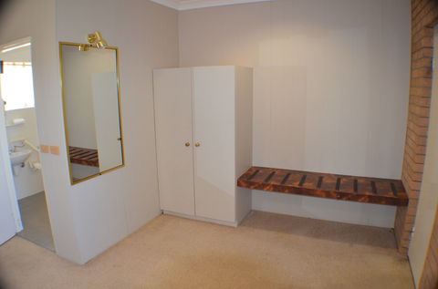 Deer Park Motor Inn - Australia Accommodation 6