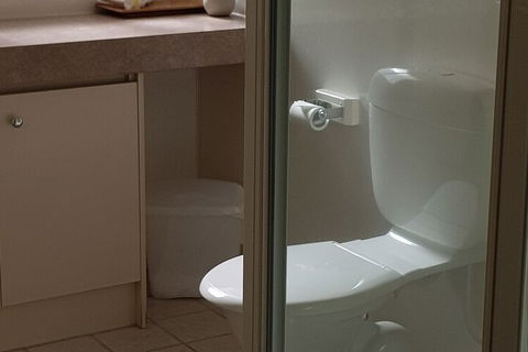 Park Avenue Holiday Units - Australia Accommodation 5