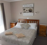 Lakes Entrance Country Cottages - Australia Accommodation