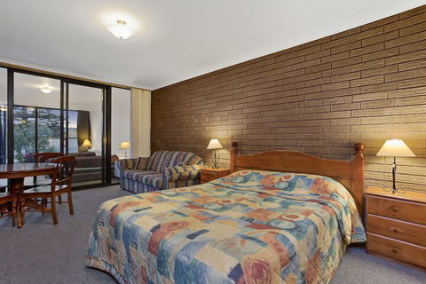 A1 Motels Port Fairy Motel And Apartments - Australia Accommodation 3